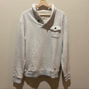 M Levi’s sweater
